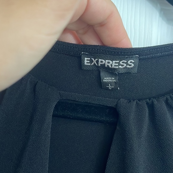 Express Keyhole Black Top - Picture 3 of 4